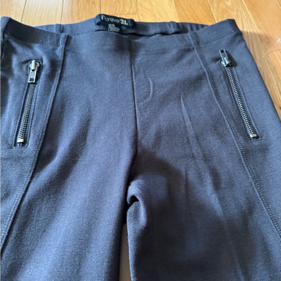 Forever 21 women’s medium gray fitted pants with waistband and two zippers. - Picture 2 of 5